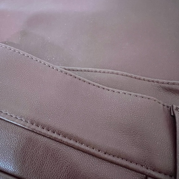 Loft Petite bikercore edgy faux leather crop jeans size 28P burgundy wine casual - Picture 7 of 10
